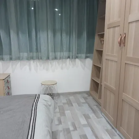 Cozy Close To The Center *